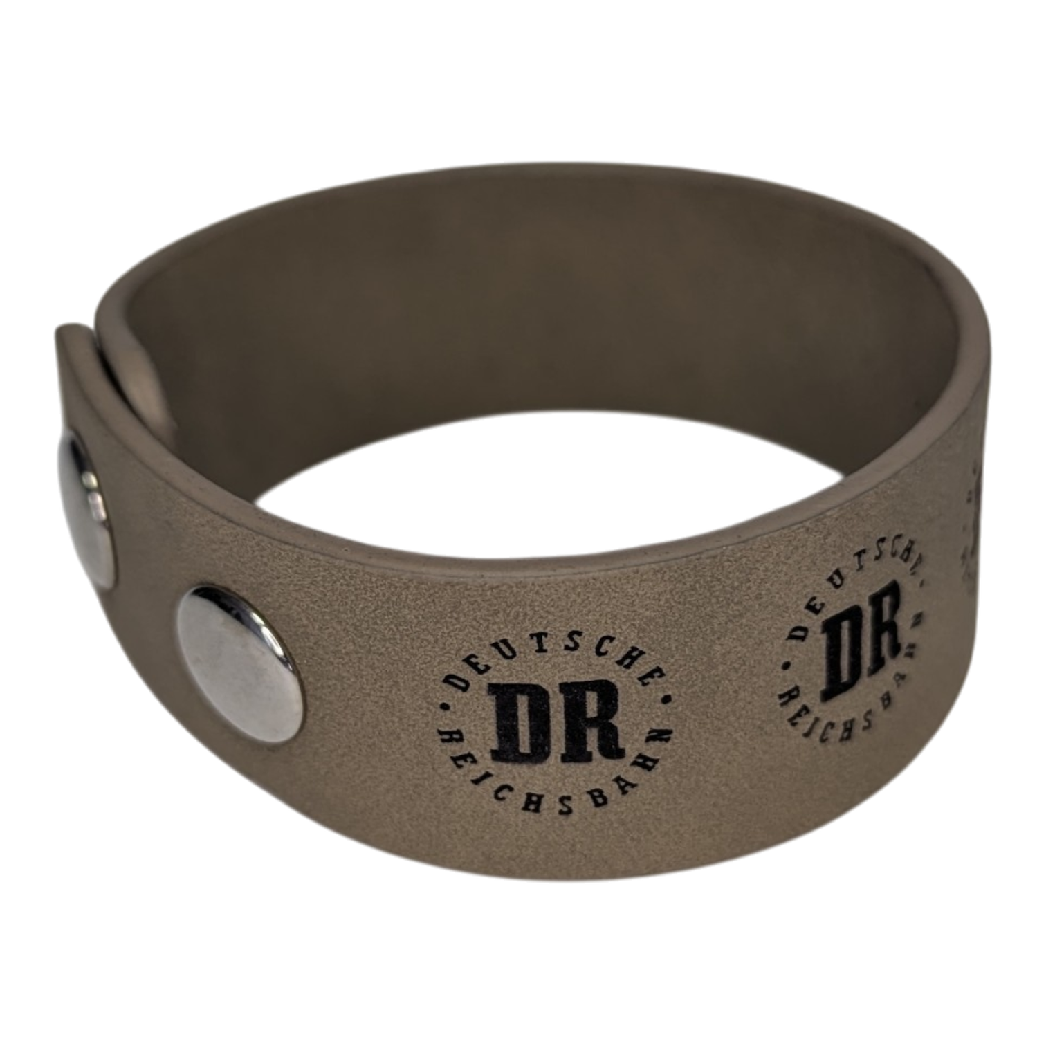 Beiges Lederarmband mit DR-Logo der Deutschen Reichsbahn