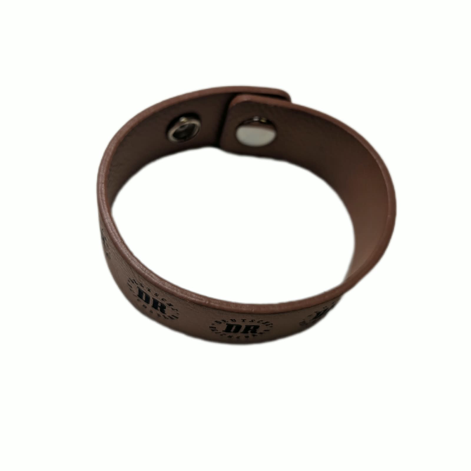 Braunes Armband in Lederoptik mit DR-Logo der Deutschen Reichsbahn